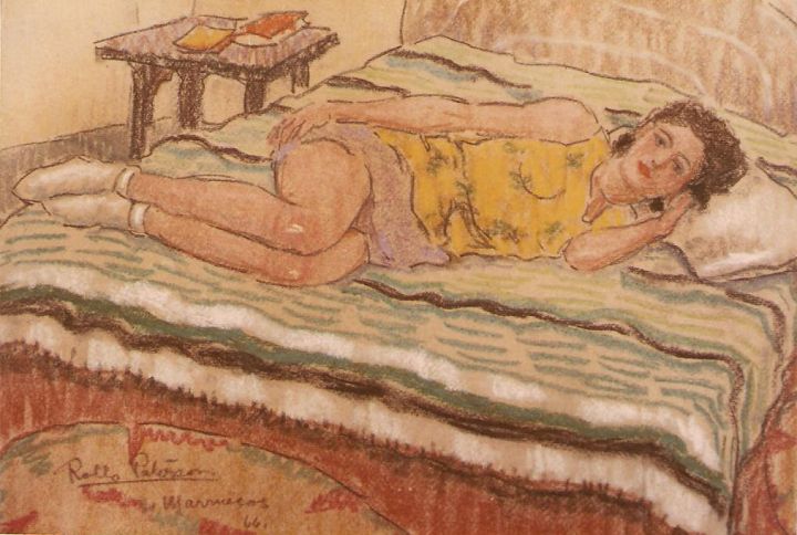 Muchacha reposando en la cama. Composición de interior, mantas y alfombrilla, típicas del lugar. Marruecos. Pastel fijado. Año 1966.